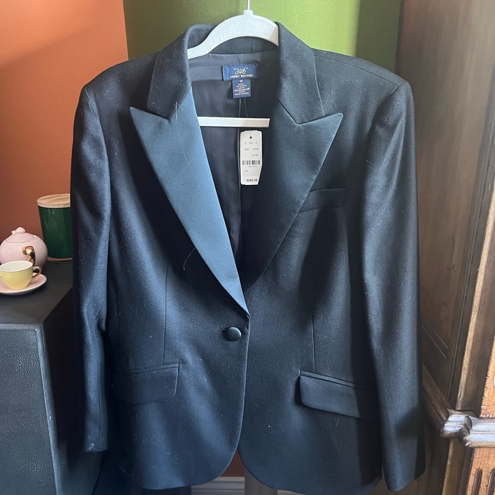 Brooks Brother Ladies Black Blazer